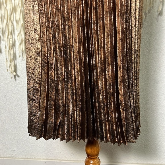 Xirena NWT Queen Pleated Elastic Waist Skirt in Bronze Size XS - Picture 4 of 13